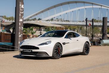 Aston Martin Vanquish V12 — photo 7