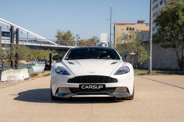 Aston Martin Vanquish V12 — photo 8