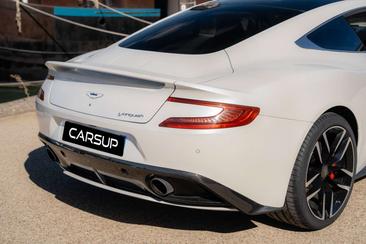 Aston Martin Vanquish V12 — photo 10
