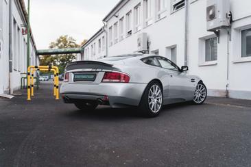 Aston Martin Vanquish V12 S — photo 19