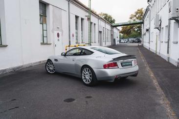 Aston Martin Vanquish V12 S — photo 20