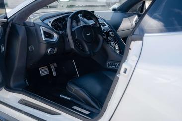 Aston Martin Vanquish V12 — photo 13