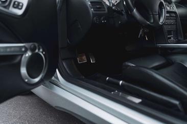 Aston Martin Vanquish V12 S — photo 34