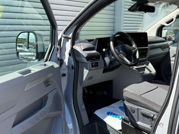 Volkswagen Caravelle Van E-Caravelle — photo 9