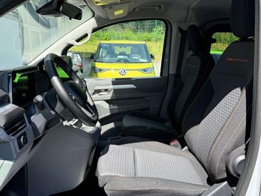 Volkswagen Caravelle Van E-Caravelle — photo 10