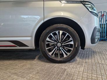 Volkswagen Multivan Monospace Minivan 2.0 BiTDI DSG 4MOTION L1 — photo 8
