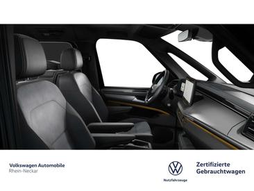 Volkswagen Multivan Van 2.0 TSI — photo 10