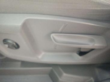 Volkswagen Multivan Van 2.0 TDI — photo 8