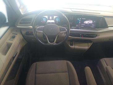 Volkswagen Multivan Van 2.0 TDI — photo 10