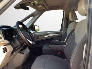 Volkswagen Multivan Van 2.0 TDI — photo 7