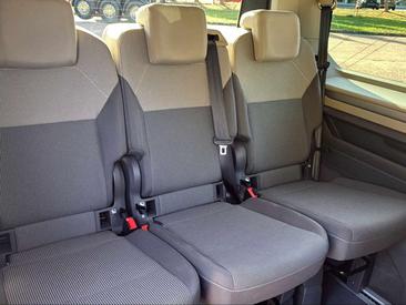 Volkswagen Multivan Van 2.0 TDI — photo 11