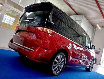 Volkswagen Multivan Van 2.0 TDI — photo 2