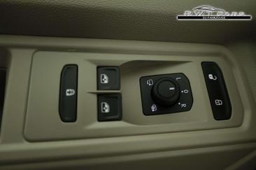 Volkswagen Multivan Van EHybrid — photo 6