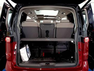Volkswagen Multivan Van 2.0 TDI — photo 6
