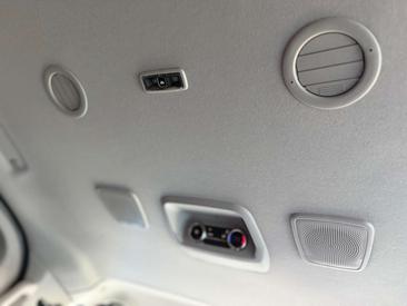 Volkswagen Caravelle Van 2.0 TDI 150 — photo 11