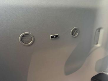 Volkswagen Caravelle Van 2.0 TDI 150 — photo 12