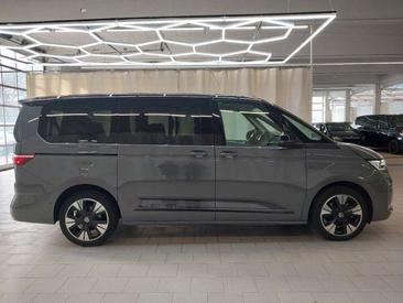 Volkswagen Multivan Van 2.0 TDI — photo 4