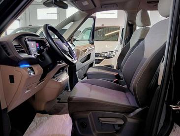 Volkswagen Multivan Van 2.0 TDI — photo 8