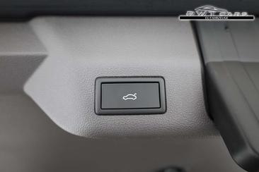 Volkswagen Multivan Van EHybrid — photo 12