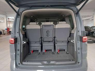Volkswagen Multivan Van 2.0 TDI — photo 7