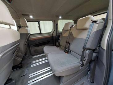 Volkswagen Multivan Van 2.0 TDI — photo 11