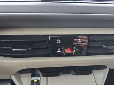 Volkswagen Multivan Van 2.0 TDI — photo 21