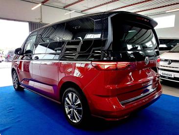 Volkswagen Multivan Van 2.0 TDI — photo 18