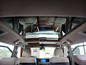 Volkswagen Multivan Van 2.0 TDI — photo 21