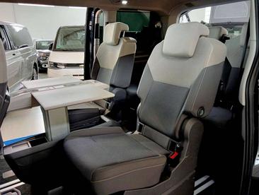 Volkswagen Multivan Van 2.0 TDI — photo 22