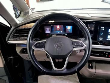 Volkswagen Multivan Van 2.0 TDI — photo 24