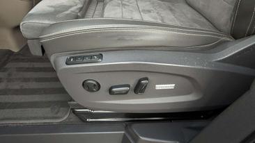 Volkswagen Multivan Van 2.0 TDI — photo 8