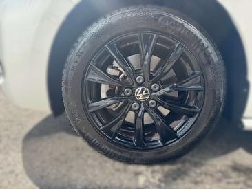 Volkswagen Multivan Van 2.0 TSI — photo 4