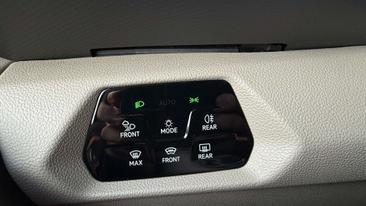 Volkswagen Multivan Van 2.0 TDI — photo 10