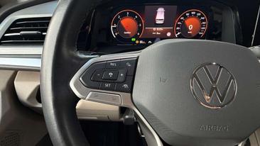 Volkswagen Multivan Van 2.0 TDI — photo 11