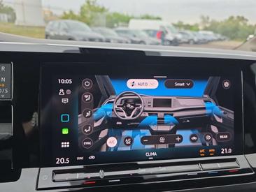 Volkswagen Multivan Van 2.0 TDI — photo 42