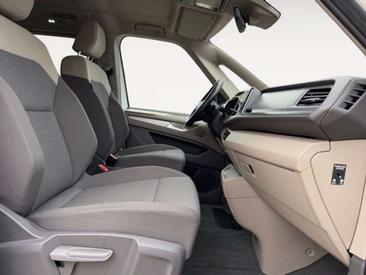 Volkswagen Multivan Van 2.0 TDI — photo 15
