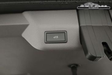 Volkswagen Multivan Van EHybrid — photo 13