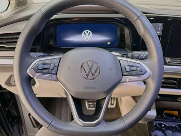 Volkswagen Multivan Van 2.0 TDI — photo 7