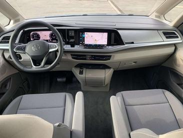 Volkswagen Multivan Van 2.0 TDI — photo 5