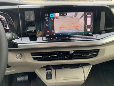 Volkswagen Multivan Van 2.0 TDI — photo 6