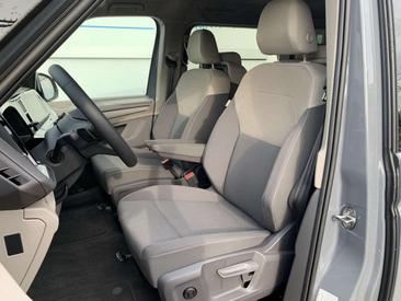 Volkswagen Multivan Van 2.0 TDI — photo 8