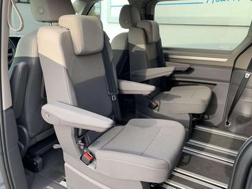 Volkswagen Multivan Van 2.0 TDI — photo 11