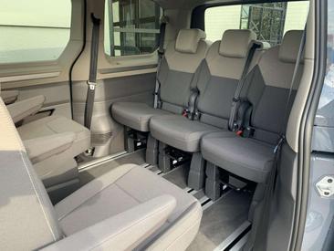 Volkswagen Multivan Van 2.0 TDI — photo 12