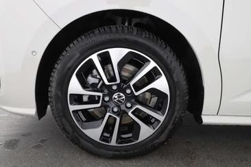 Volkswagen Multivan Van 2.0 TDI — photo 7