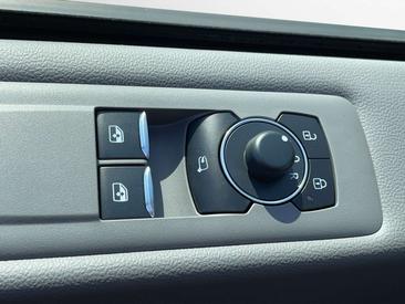Volkswagen Multivan TDI 4Motion Style — photo 5