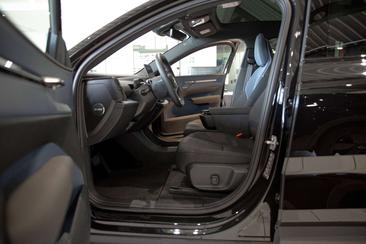 Volvo EX30 SINGLE MOTOR (EXTENDED RANGE) — photo 11