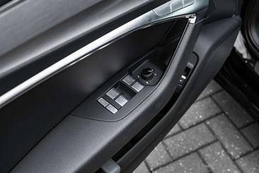 Audi A6 Avant TFSI E 55 E Quattro — photo 17