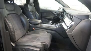 Audi Q8 Competition Plus 50 TDI Quattro — photo 9