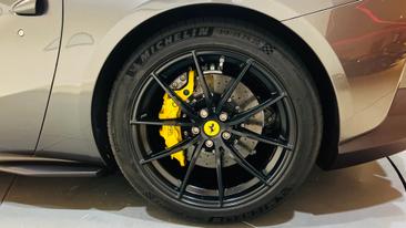 Ferrari 812 Superfast — photo 14