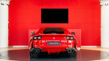 Ferrari 812 Superfast — photo 4